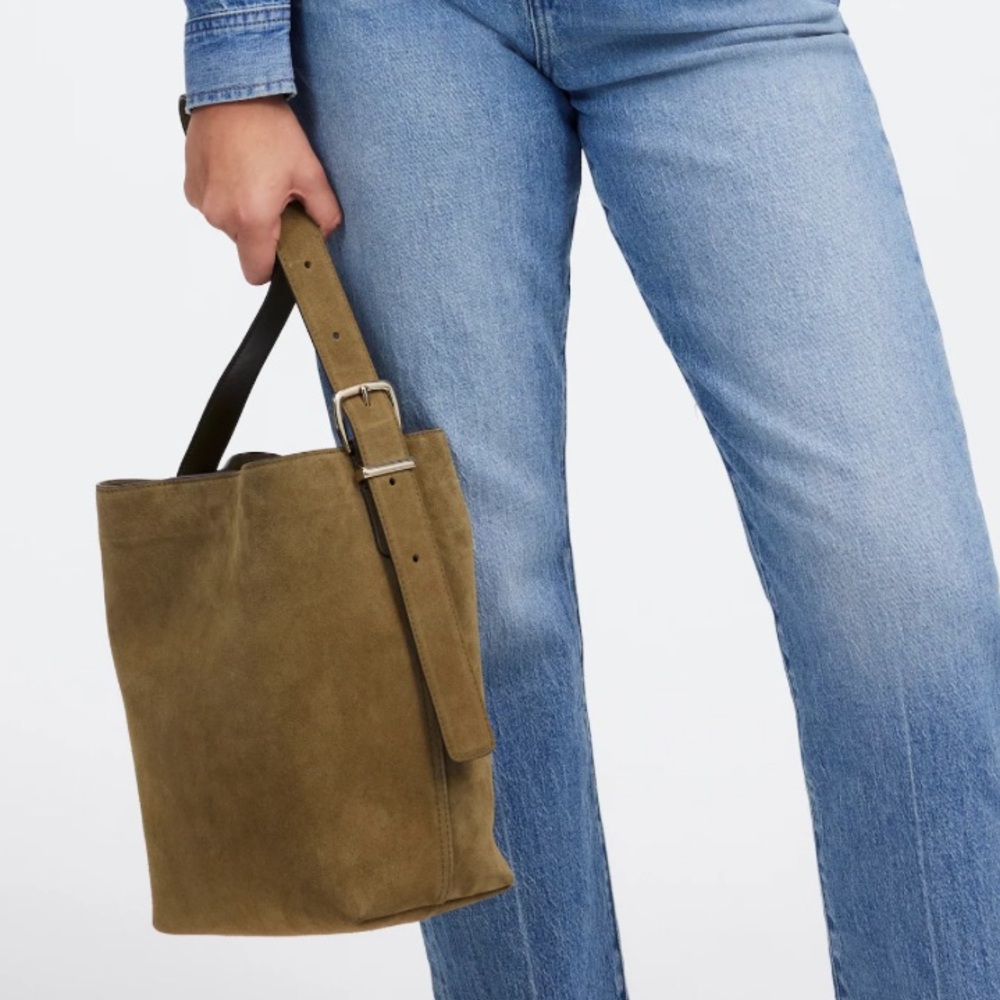 NWT Madewell The Essential Medium Bucket Tote in aged olive